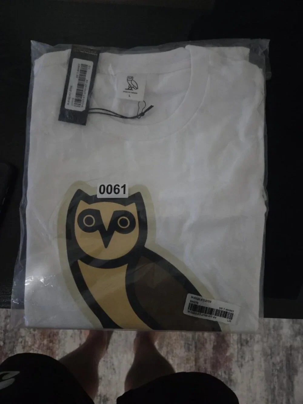 OVO Bubble Owl T-Shirt White Gold Size Large NWT